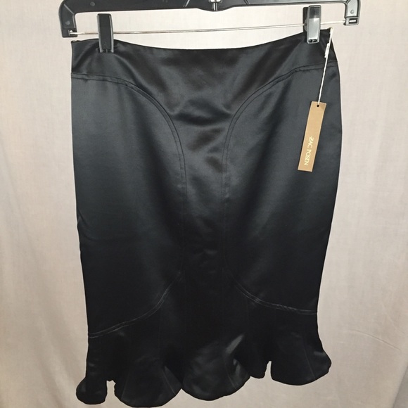 Zac Posen Dresses & Skirts - NWT Zac Posen Silk/Wool Tulip Hem Skirt